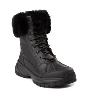 Yose Fluff | Black | UGG